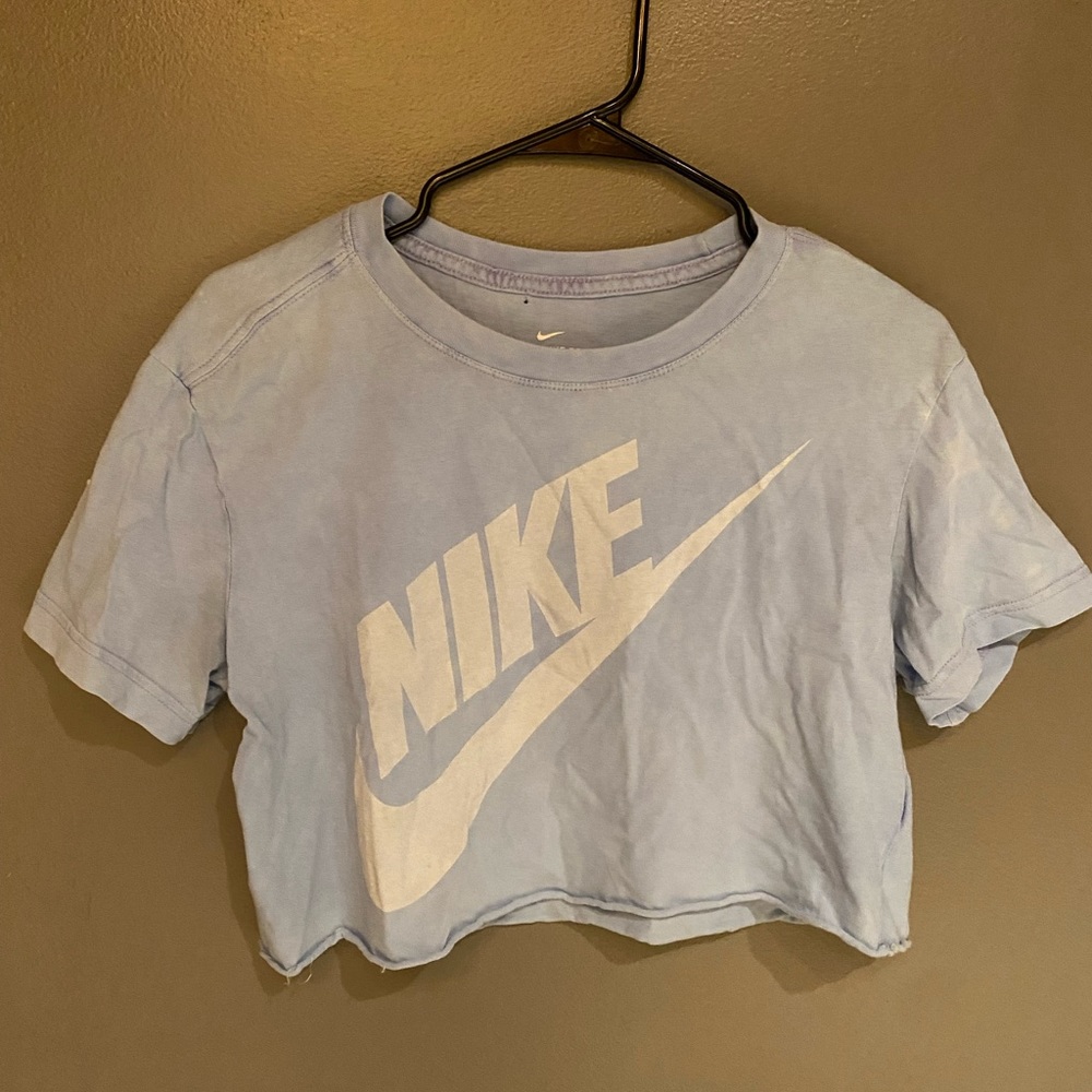 Nike cropped short sleeve tee